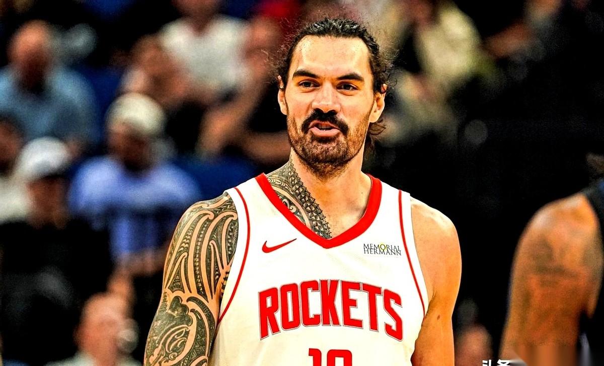 休斯顿火箭队的电话，这几天估计要被打爆了。内线大闸亚当斯，脚踝一声闷响，直接抬