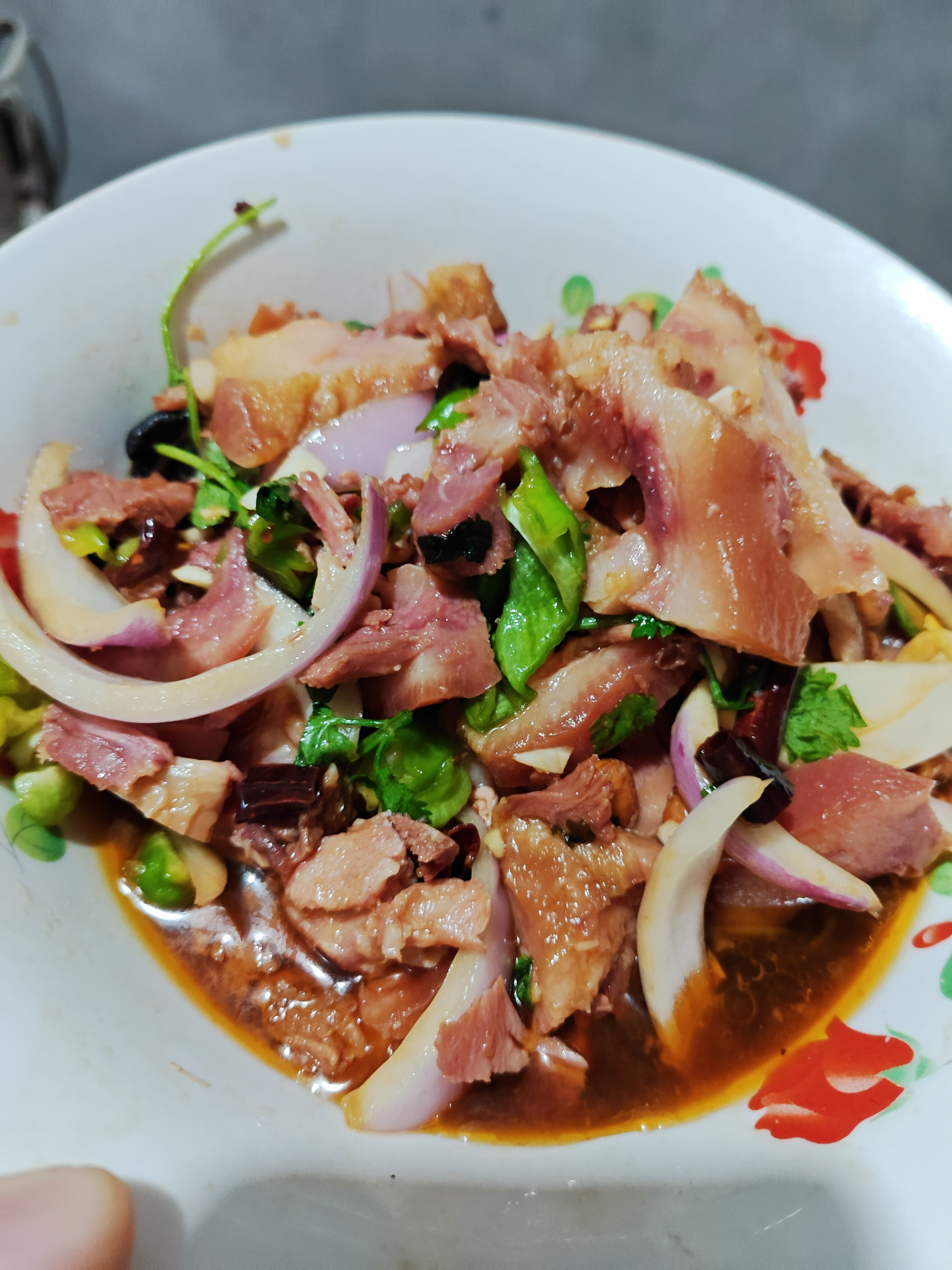喜欢吃的举手👋（凉拌猪头肉🐷）​​​