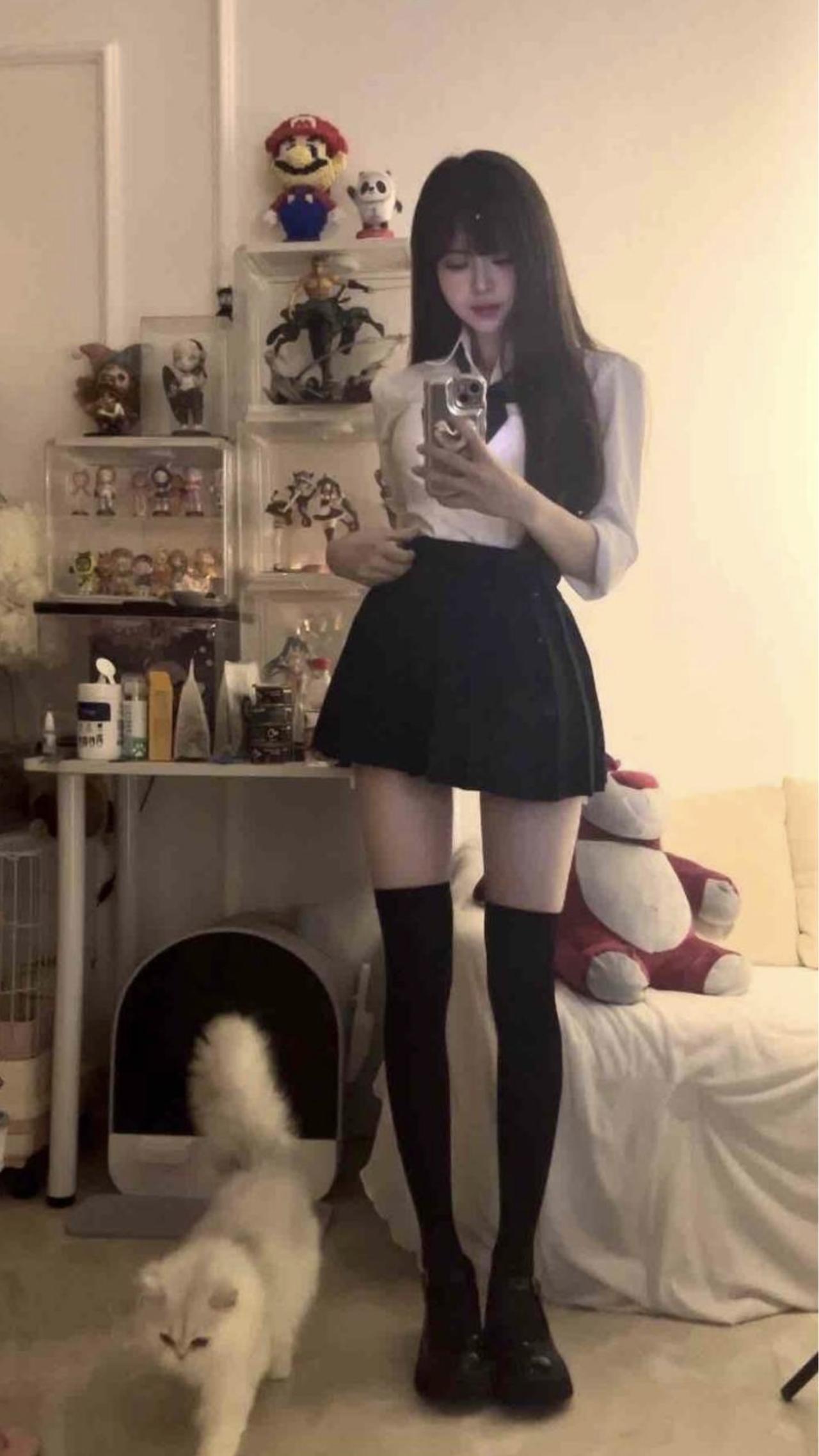 长腿御姐04年/171cm/98斤黑丝高跟御姐性感长腿黑丝高跟性感黑丝美