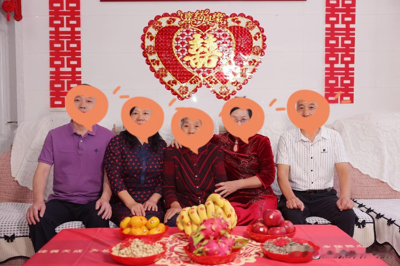 老妈让我支取养老钱以备不时之需，原来是……昨天全家陪公婆过端午，午饭后我去陪老