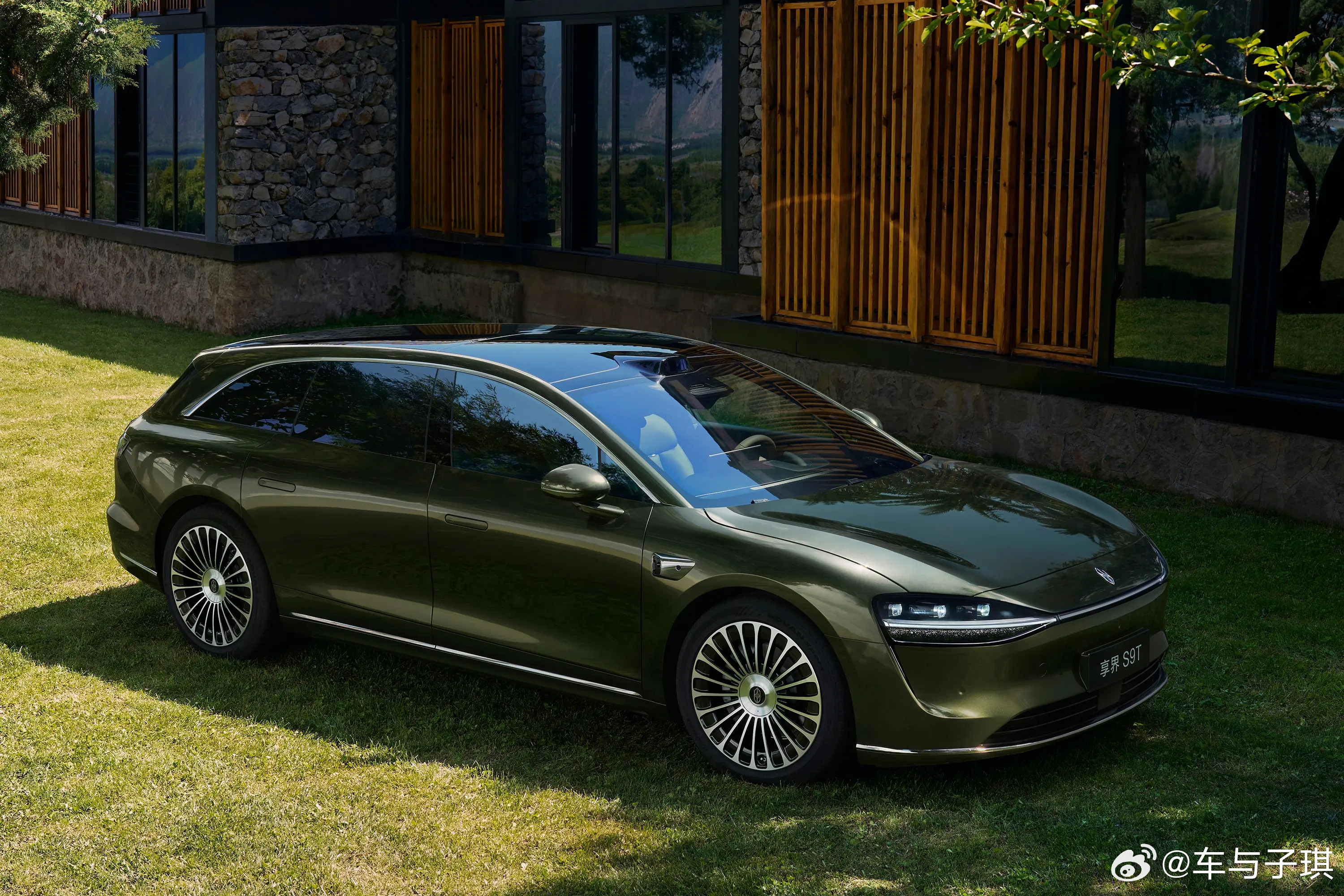 旅行车新物种享界S9T66天3万大定，享界S9T聪明在哪？它精准拿捏了旅行