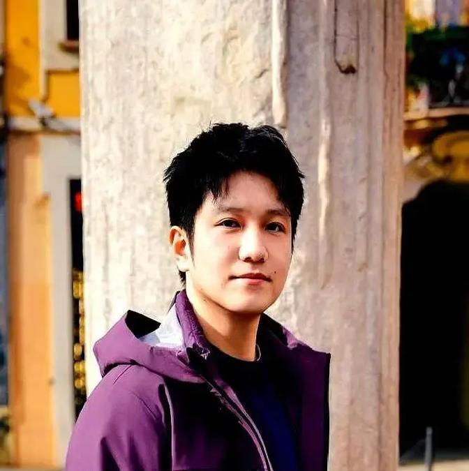 德国杯决赛日，樊振东一天四连杀抡到胳膊冒烟，MVP奖杯还没捂热，俱乐部经理一句“