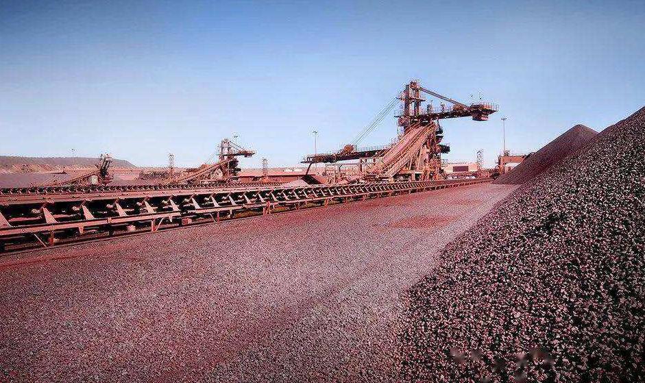 澳大利亚的铁矿严格来说，那地方根本就不是铁矿，就是纯粹的一坨铁，只不过是生锈了而