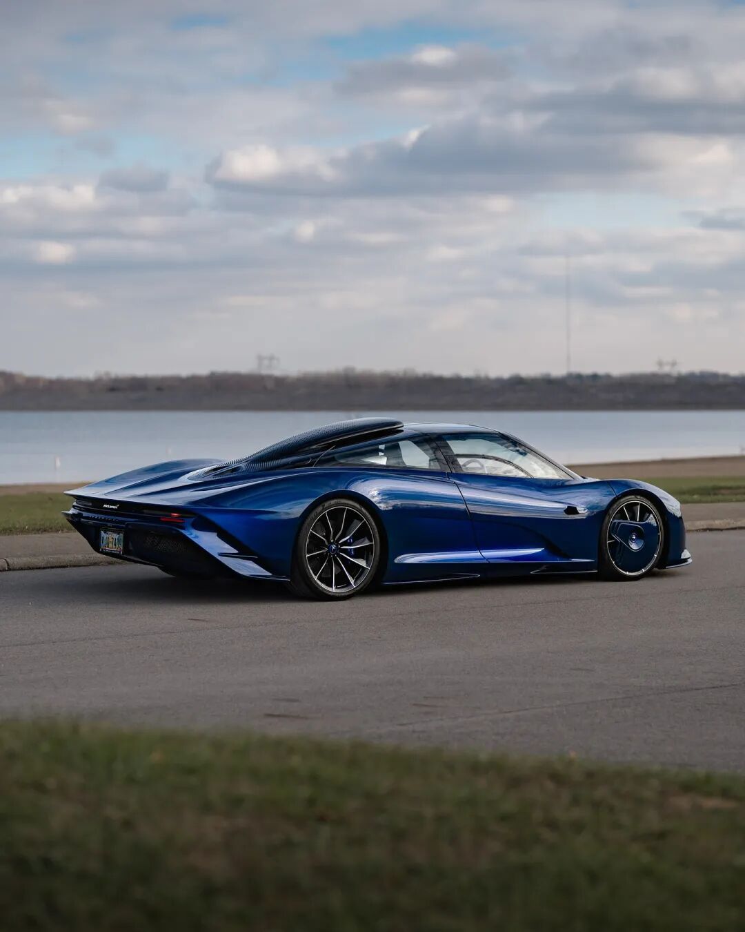 McLarenSpeedtail！它由4.0升双涡轮增压V8发动机（基于迈凯伦