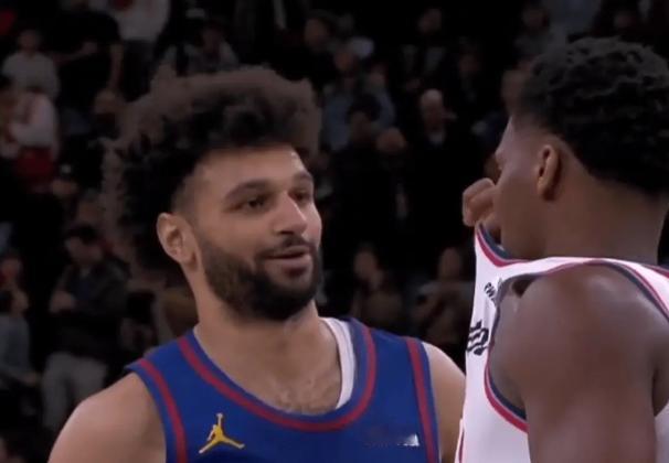 伦纳德杀人诛心啊快船115-114掘金，赛后伦纳德接受采访时谈到了穆雷最后三