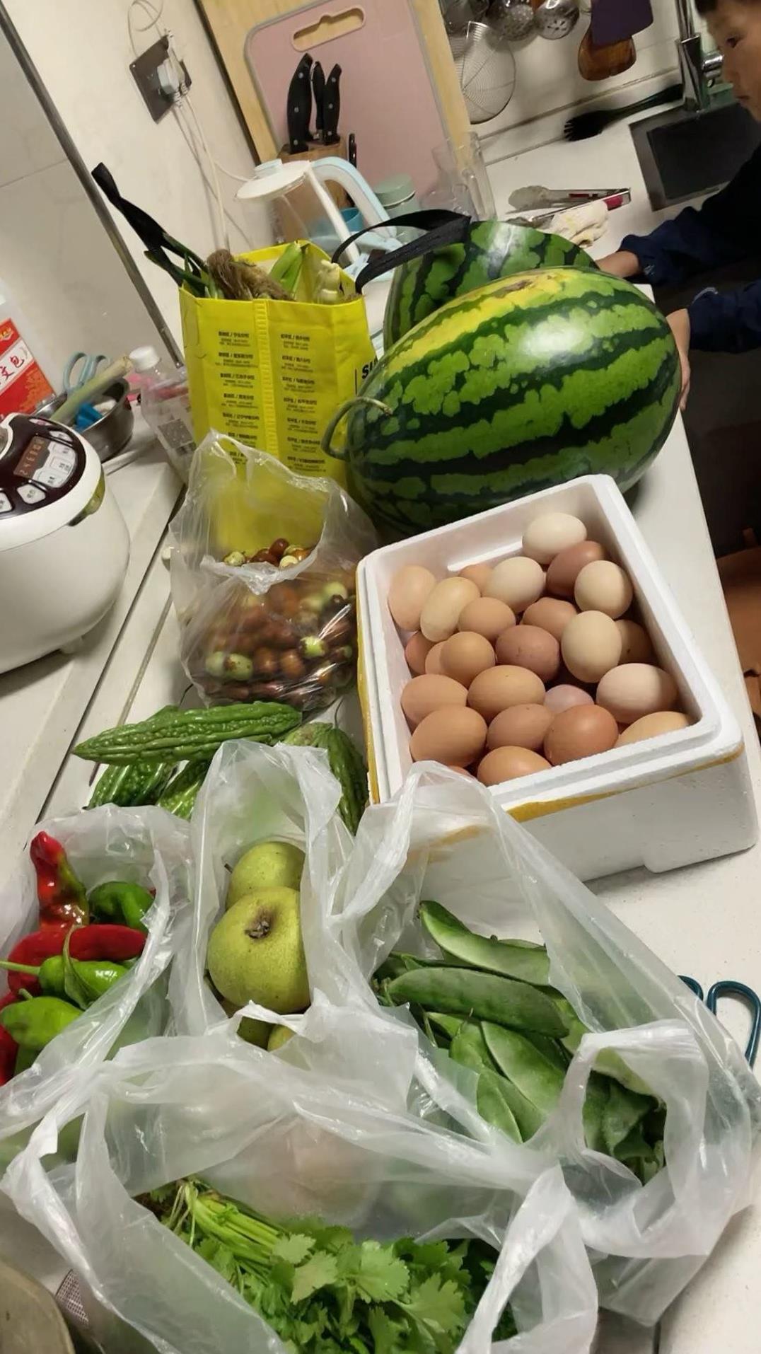 我是跟我老公结婚后，我要求我老公带我去前妻妈妈那里的，因为老公去那边时候要考
