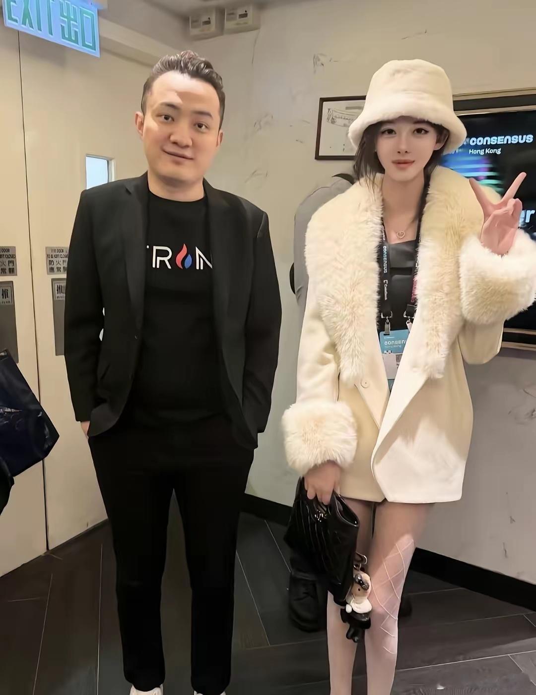 看了孙宇晨和景甜的小作文，也看了孙宇晨前女友小作文。仔细看网友情绪，整体上，孙宇