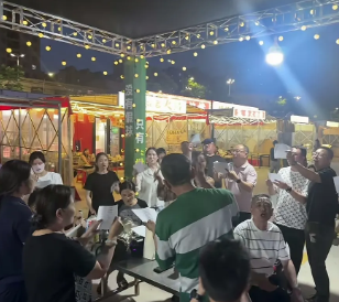 泰州球迷在整活呢！苏超联赛第四轮战罢，泰州队1胜1平2负积4分，位列联赛第1