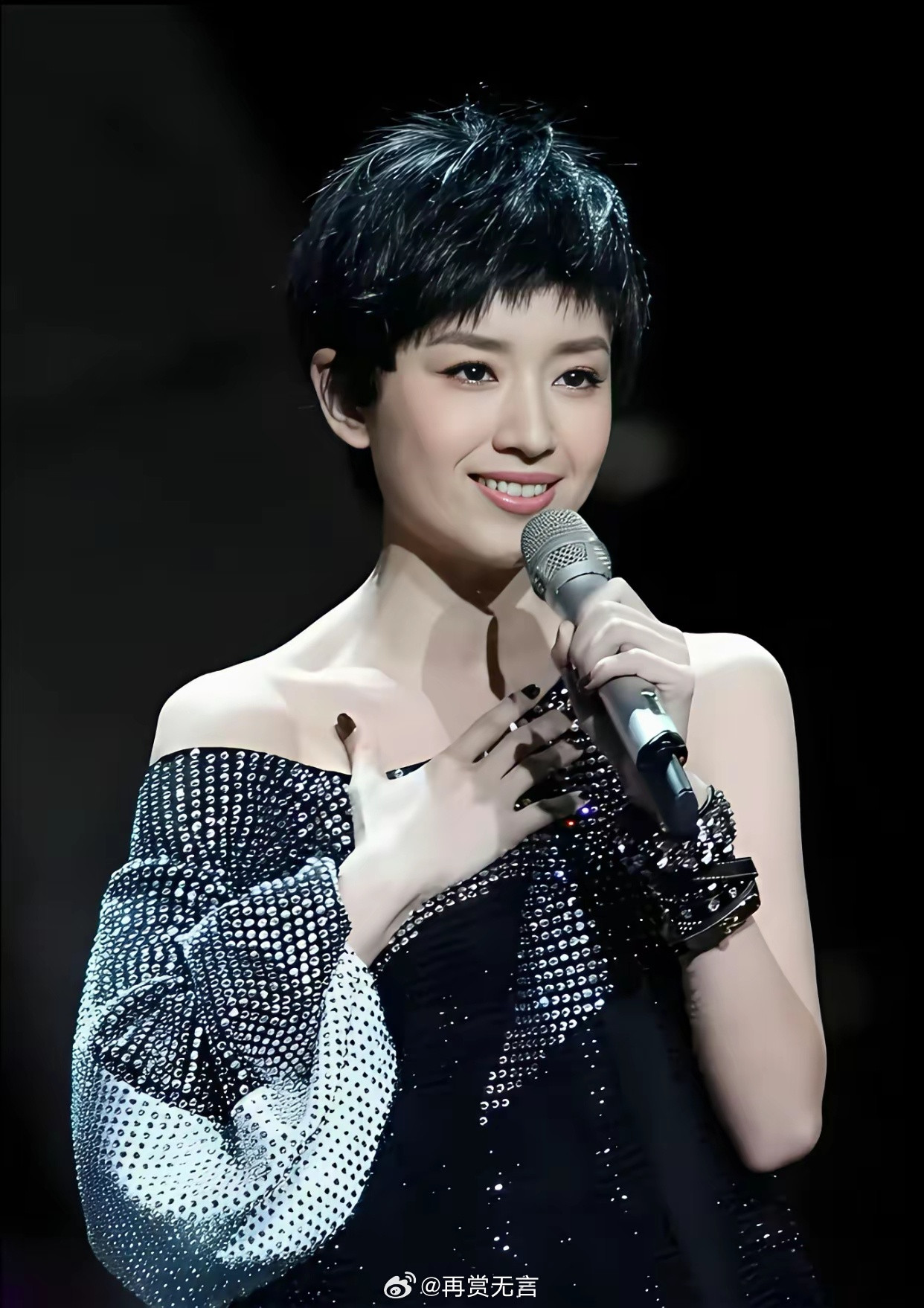 突然理解王大治了，这么美的女神，谁看了不心动？