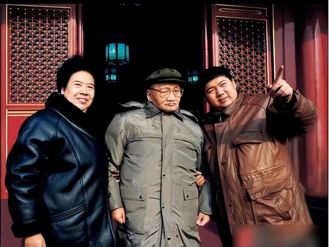 毛主席唯一幸存的儿子毛岸青，他的一生晚年究竟过着怎样的生活与待遇呢？1953年