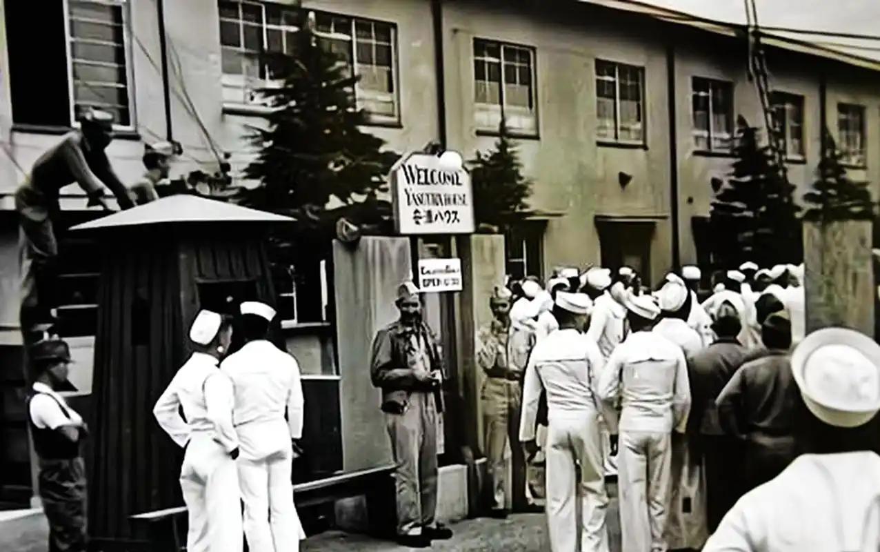 为了讨好美国，日本政府命令本国女性服侍美国大兵 “我最怕侍候黑人。”这句话是