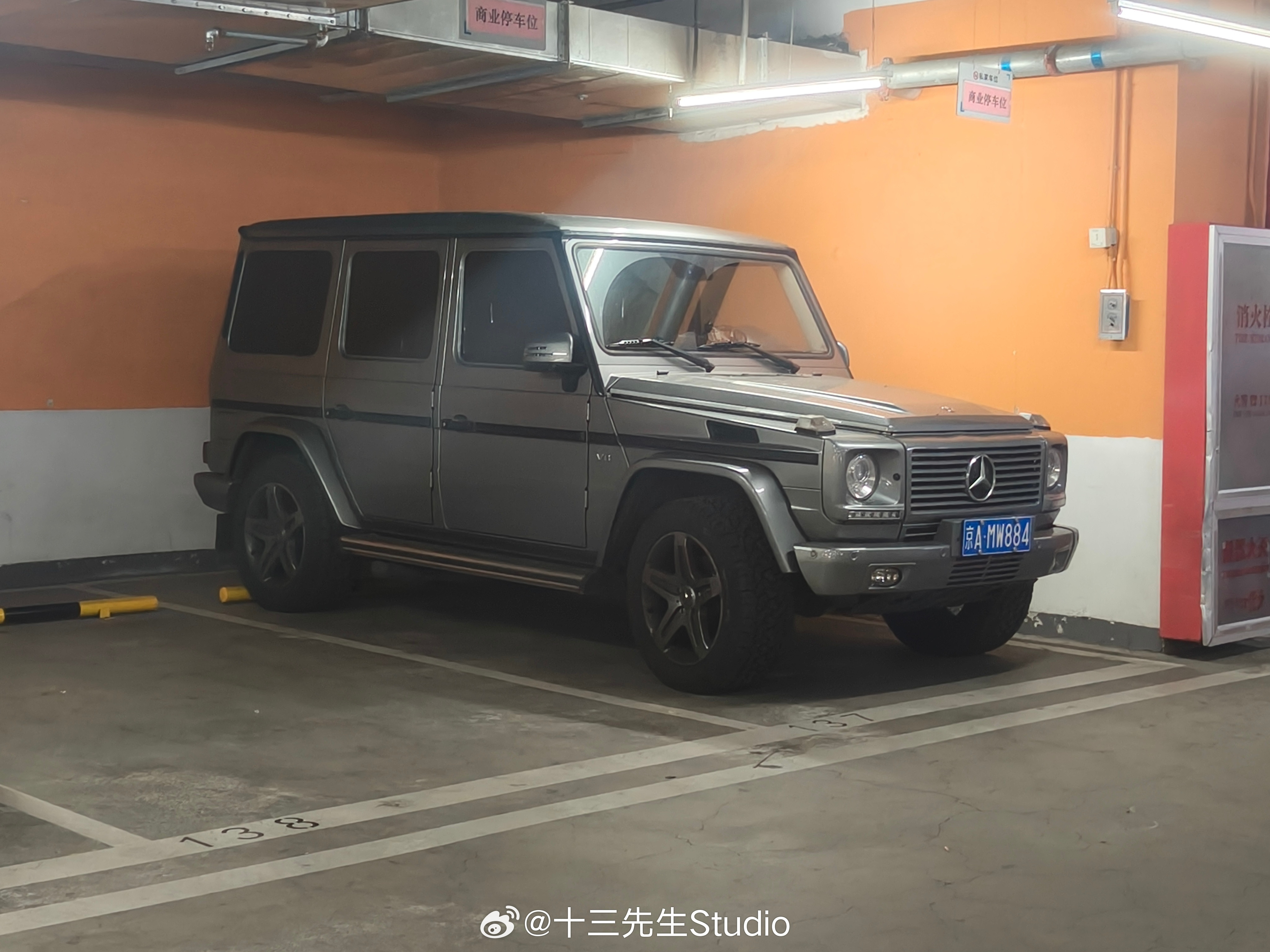 奔驰G55AMG，依旧老钱风，有钱得早系列（最喜欢的一代G级设计）​​​