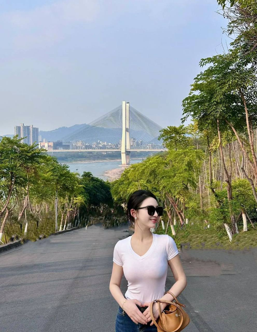 有这样的女朋友，早上就来爬山了