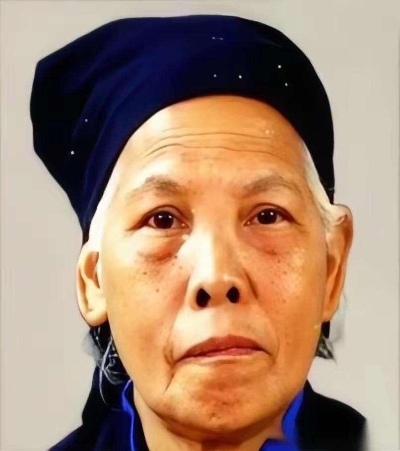 这人叫隆美兰。1979年，我军猛攻越南一个高地，冲了三次，三次都被打了回来。指挥