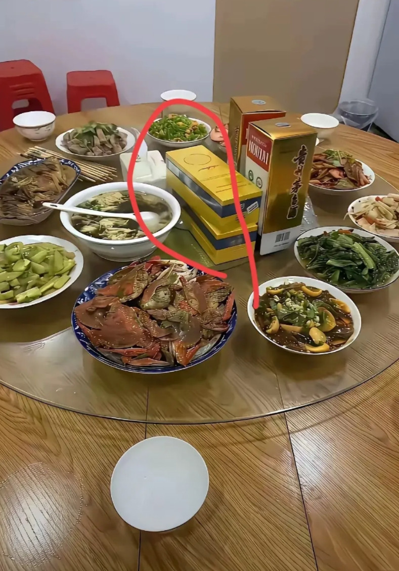 这桌菜的香烟是什么牌子的，怎么都没有看到过