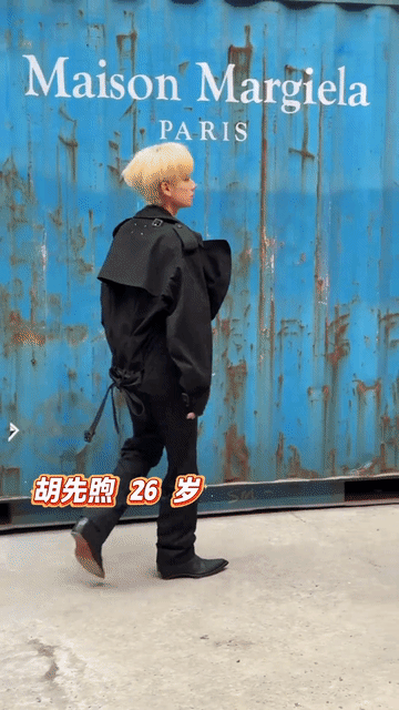 胡先煦状态绝对不对，暴瘦很多，第一眼都没认出是他，气色很差，还有大眼袋和大黑眼圈