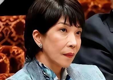 高市早苗上台才半年，日本战后80年攒的那点家底，快被她折腾光了。中日关系肉眼可