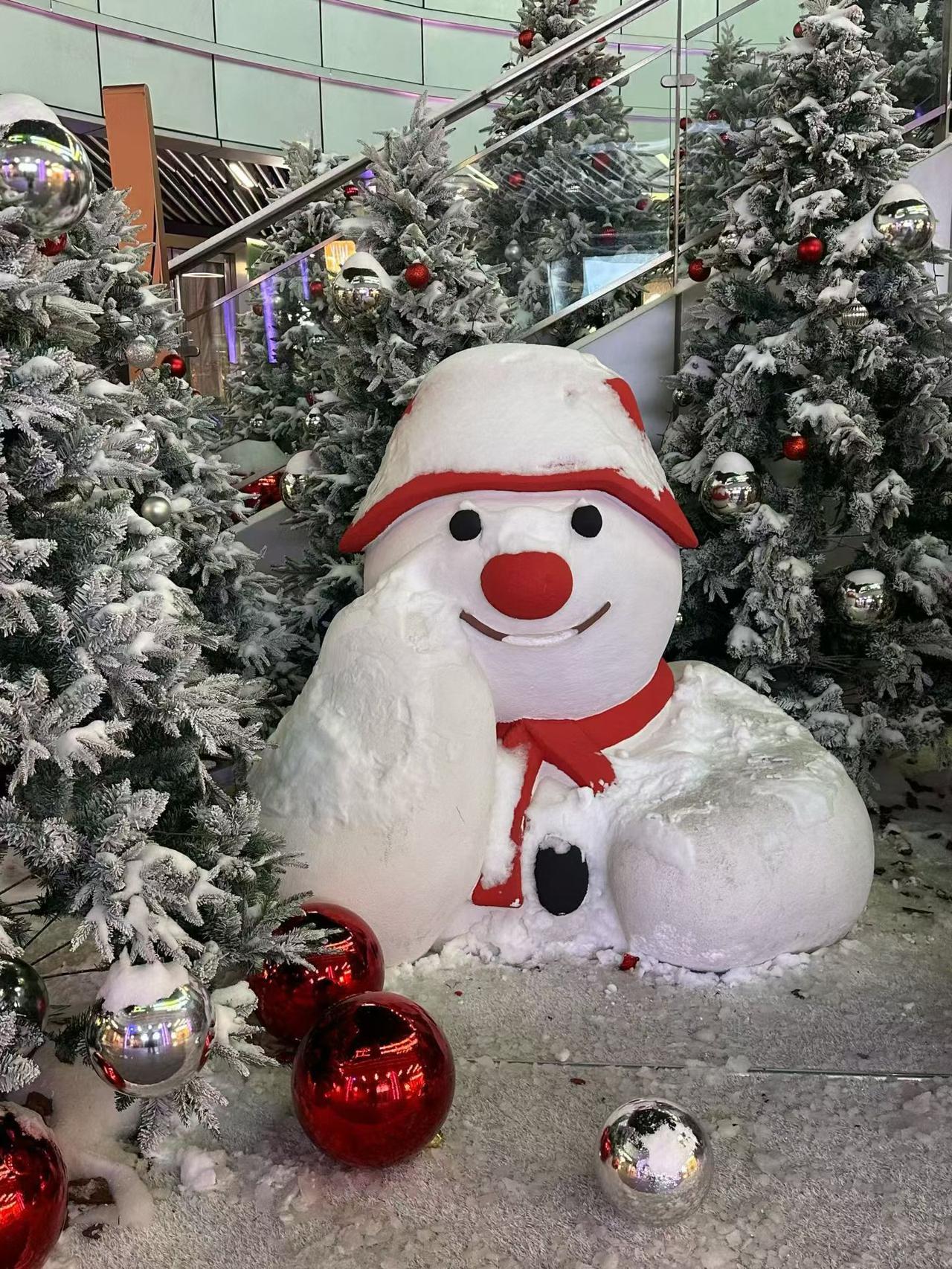 没想到的亲戚上门了半个月前我和老公去镇安参加了一个大学同学家的宴席，他那个同学