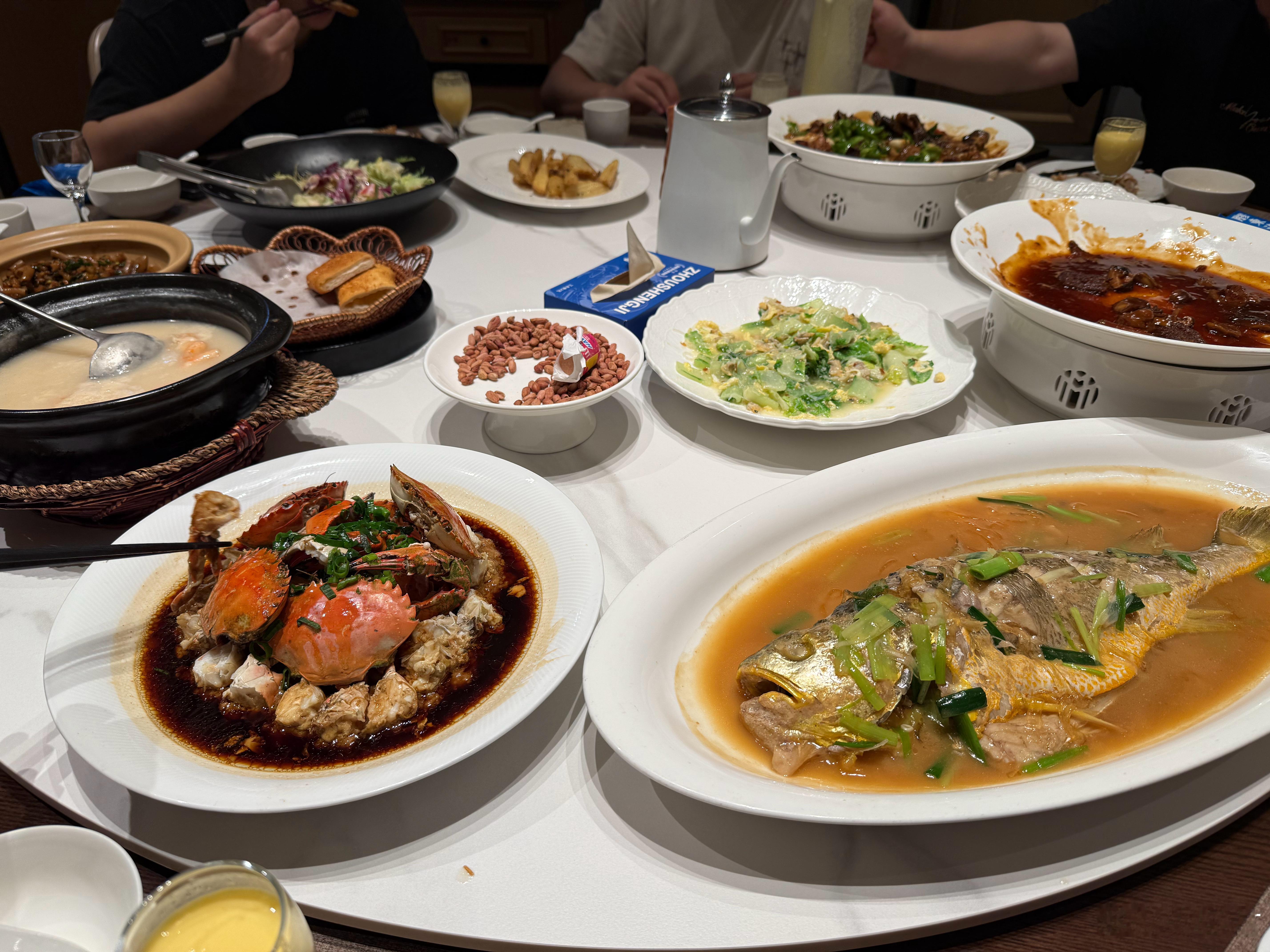 昨天吃了的青岛大餐，今天在家做饭吃！​​​