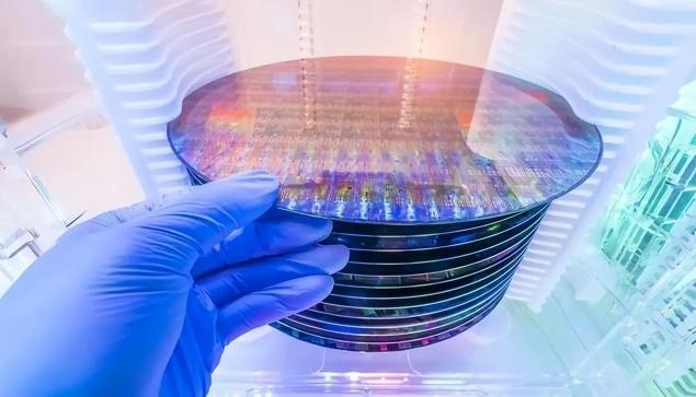 中国永远都造不出光刻机？物理学教授朱士尧在一次采访中语出惊人：美国都造不出，中国