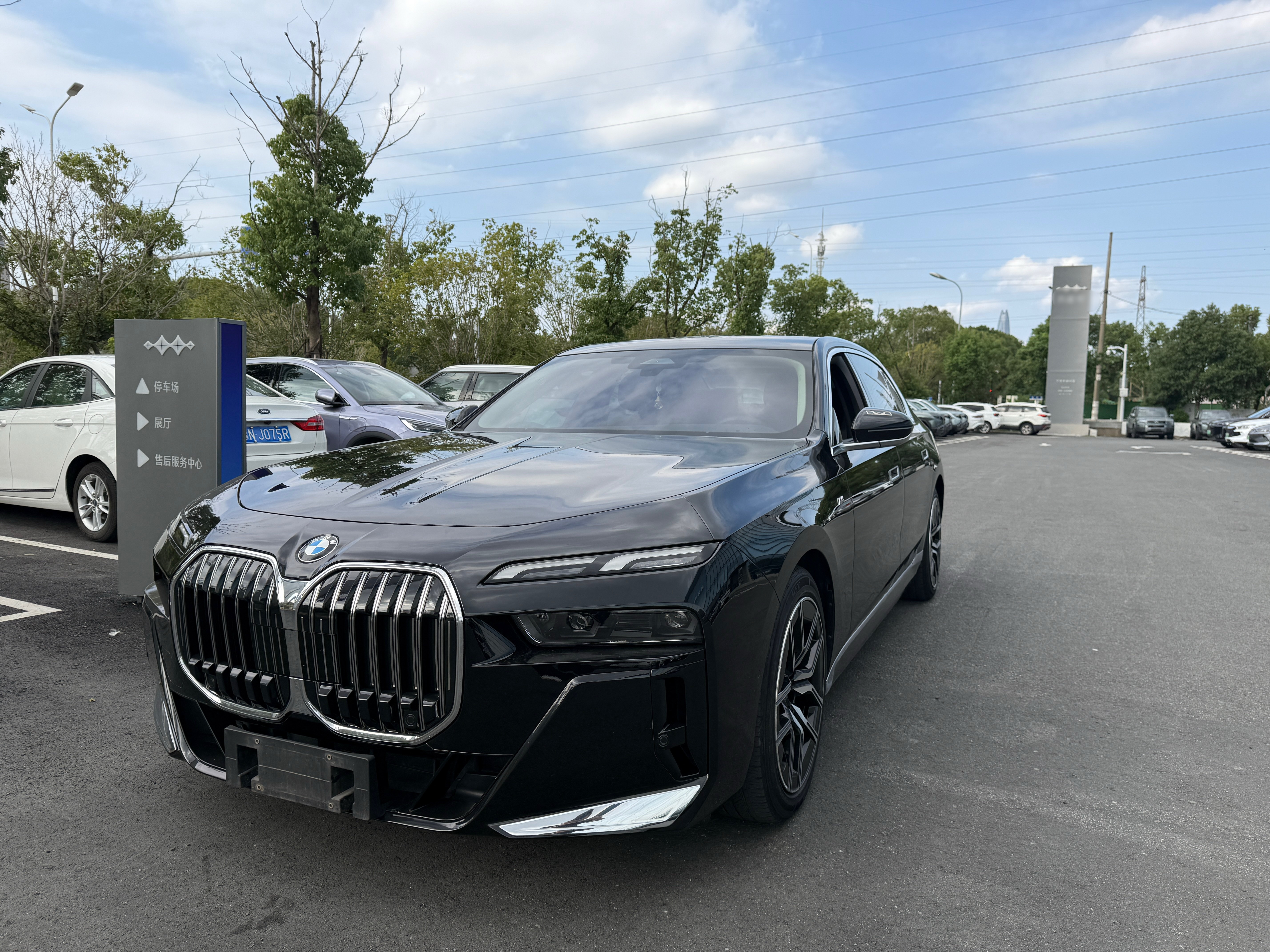 开了两年的BMW735Li卖50万怎么样？