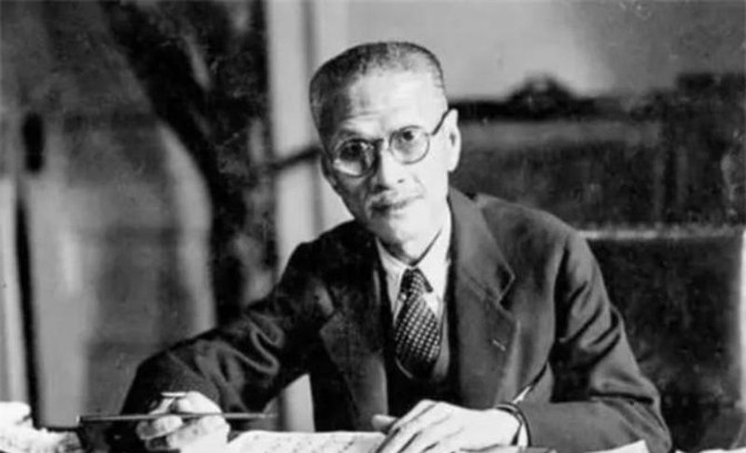 1945年，戴笠邀请50名汉奸吃饭，待众人吃完后，他突然说道：现在公布逮捕名单！