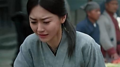 古时，有位年轻小伙娶了个貌美如花的二婚寡妇，成婚这天，小伙喝了不少酒。晚上，寡妇