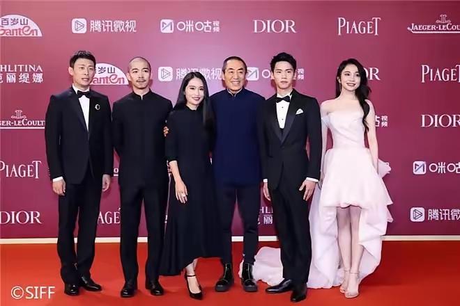 第28届上海国际电影节的闭幕红毯上，张末以金爵奖颁奖嘉宾的身份独自亮相，没有跟随