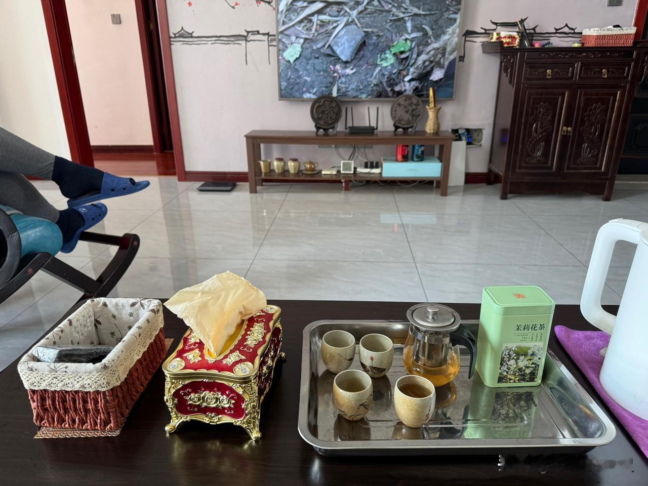 今天美呀，要下一天的大雨。晚上继续看cba半决赛。京沪大战第2场。上海vs北