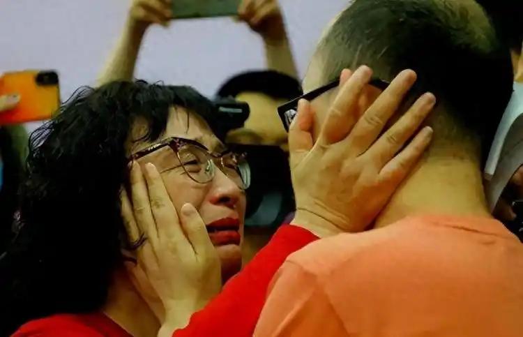 陕西一女子1988年丢了儿子，为了找娃，她跟丈夫离了婚。32年后，她终于在四川找