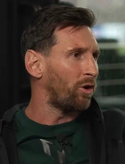 🚨梅西谈拉菲尼亚打破他巴萨赛季最佳开局纪录：“有人把数据发给我，说，‘拉菲尼
