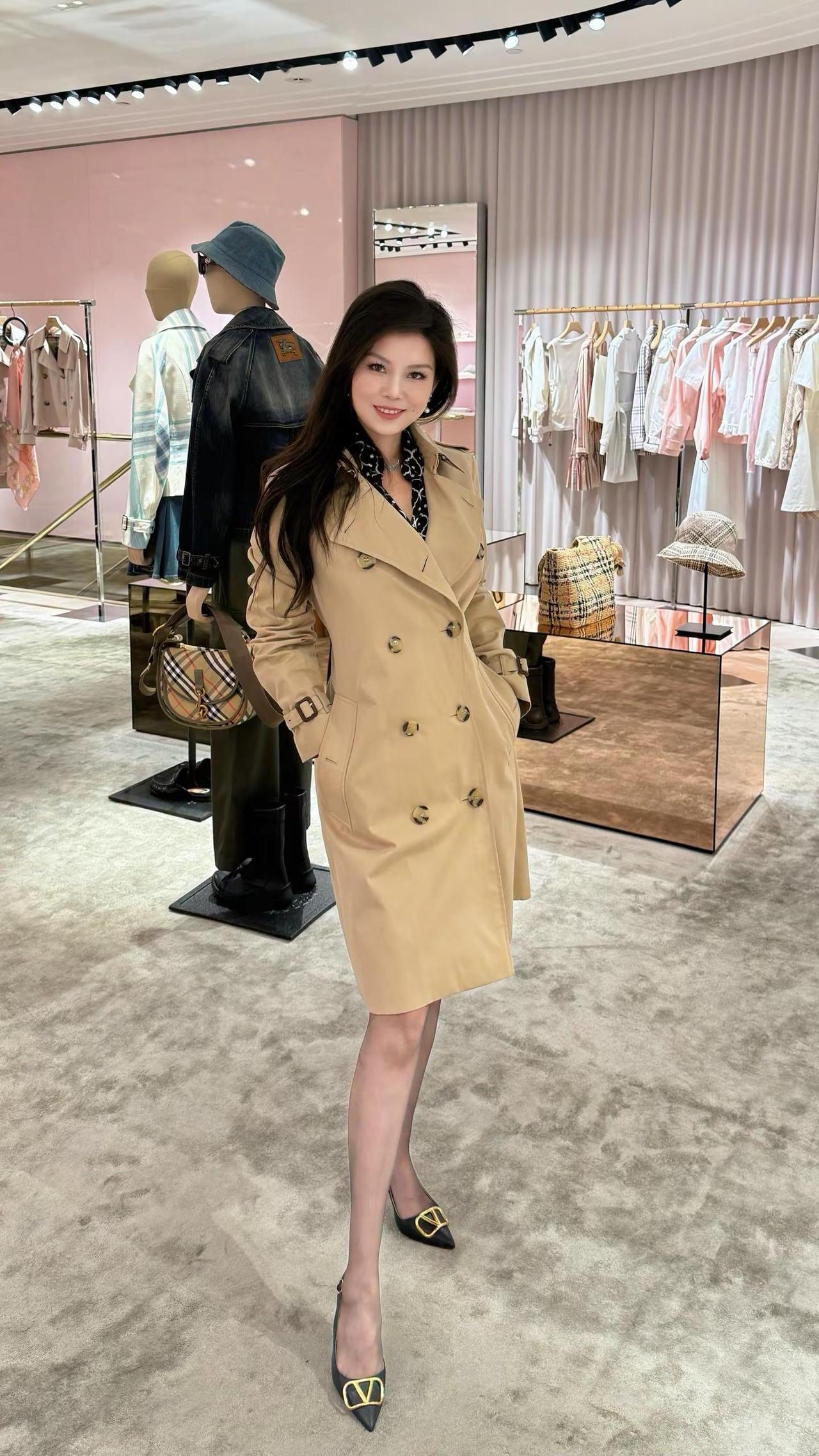 和风衣的又一场浪漫约会BurberryHighSummer沙龙经典永不过时