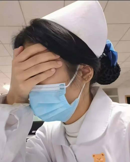 真是太奇怪了。某医院发生30多名护士集体辞职事件，并非工作强度大，也不是工资太