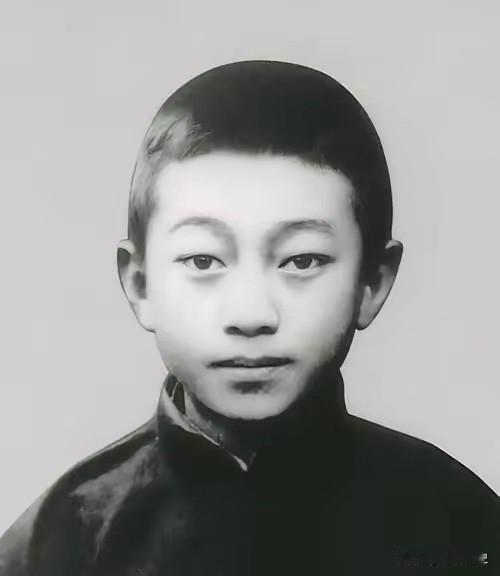 1921年，福州名手林贻堂和人下围棋，赌注是五块银元，占尽上风之时，一个7岁的小