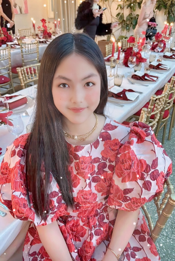 李湘的天塌了！李湘多宠爱她女儿王诗龄相信大家有目共睹，小小的王诗龄就穿着名牌，