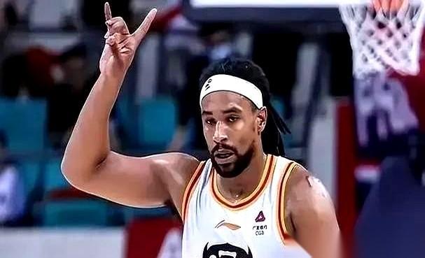 场均56分。就这三个人。萨林杰，萨姆纳，奎因。我有时候真觉得，这比赛干脆别打