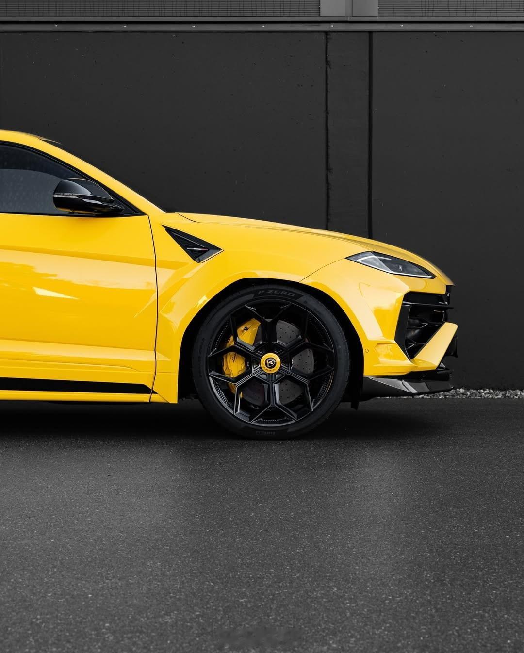 兰博基尼兰博基尼URUS宽体套件兰博基尼NovitecEsteso宽体套件，