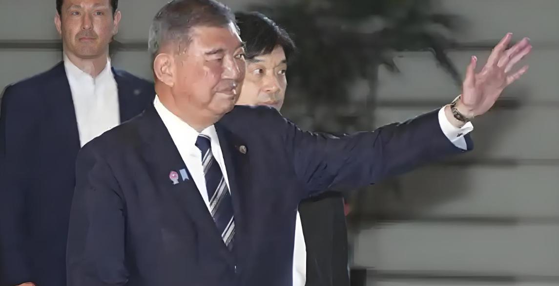 高市早苗不争气，实在不行，石破茂继续留任算了，总比把首相让给在野党的好吧。高市早