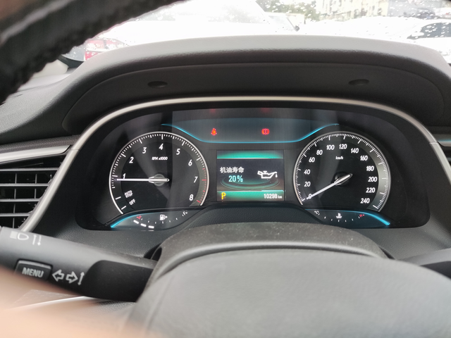 别克英朗机油大概11个月，期间行驶6000公里，现在仪表盘显示机油寿命20%，