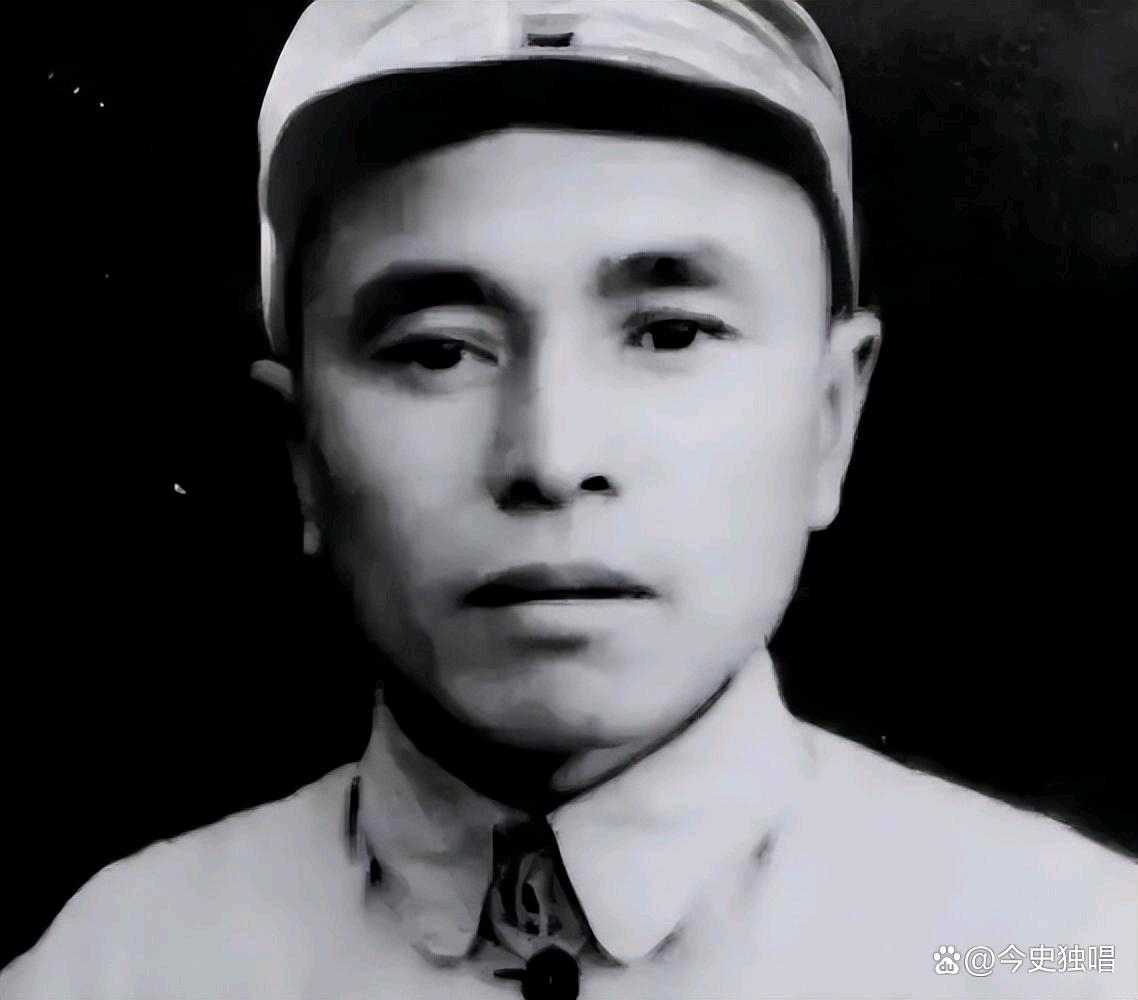 1946年，6000解放军被三万敌人包围，为了不泄露机密，旅长吴诚忠下令烧毁全部