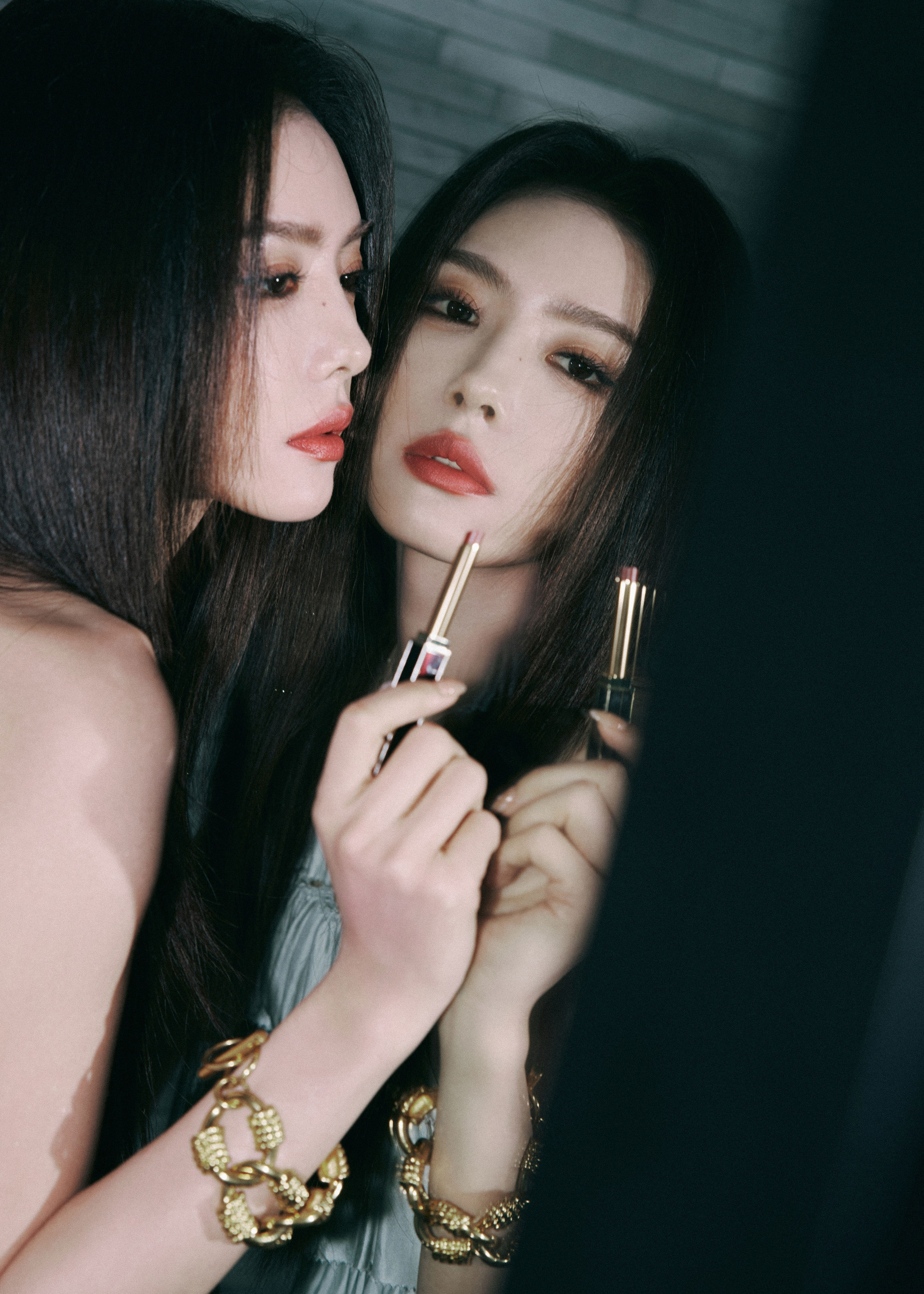 女星蔡文静花样造型：耐看型的美女明星！