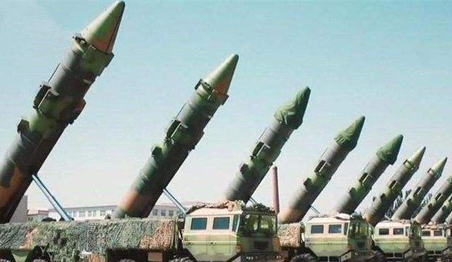 万斯证实美内部想要对中国动武，看来我们真需要亮亮剑让他们清醒，必要时发射一枚“东