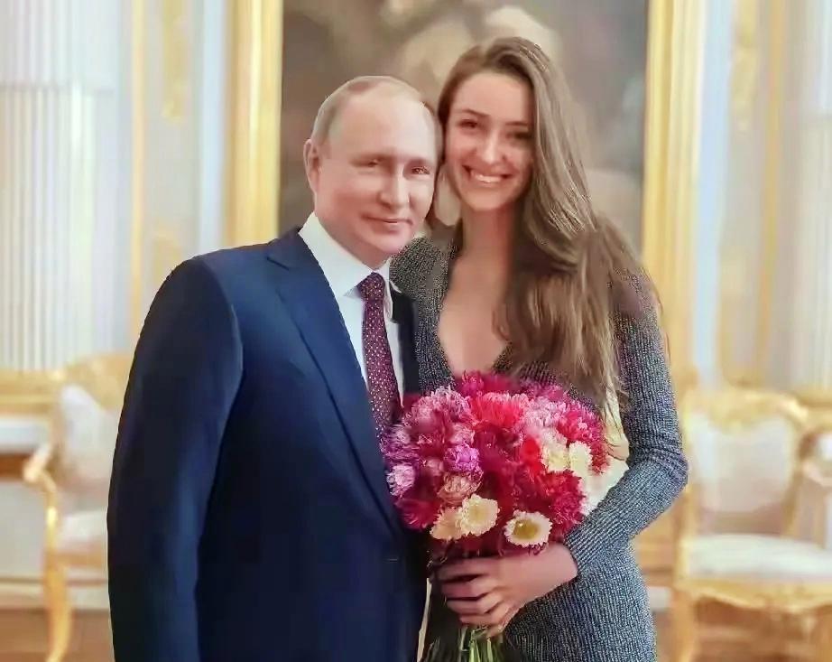 73岁的普京大帝恋爱了？普京大帝恋爱告诉了所有男人，不论年纪多大，样貌如何，身材