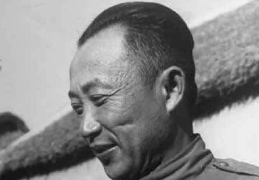 1950年，李弥逃到台湾后，却把太太丢在昆明，到台湾后竟无人理会，终日郁郁寡欢。