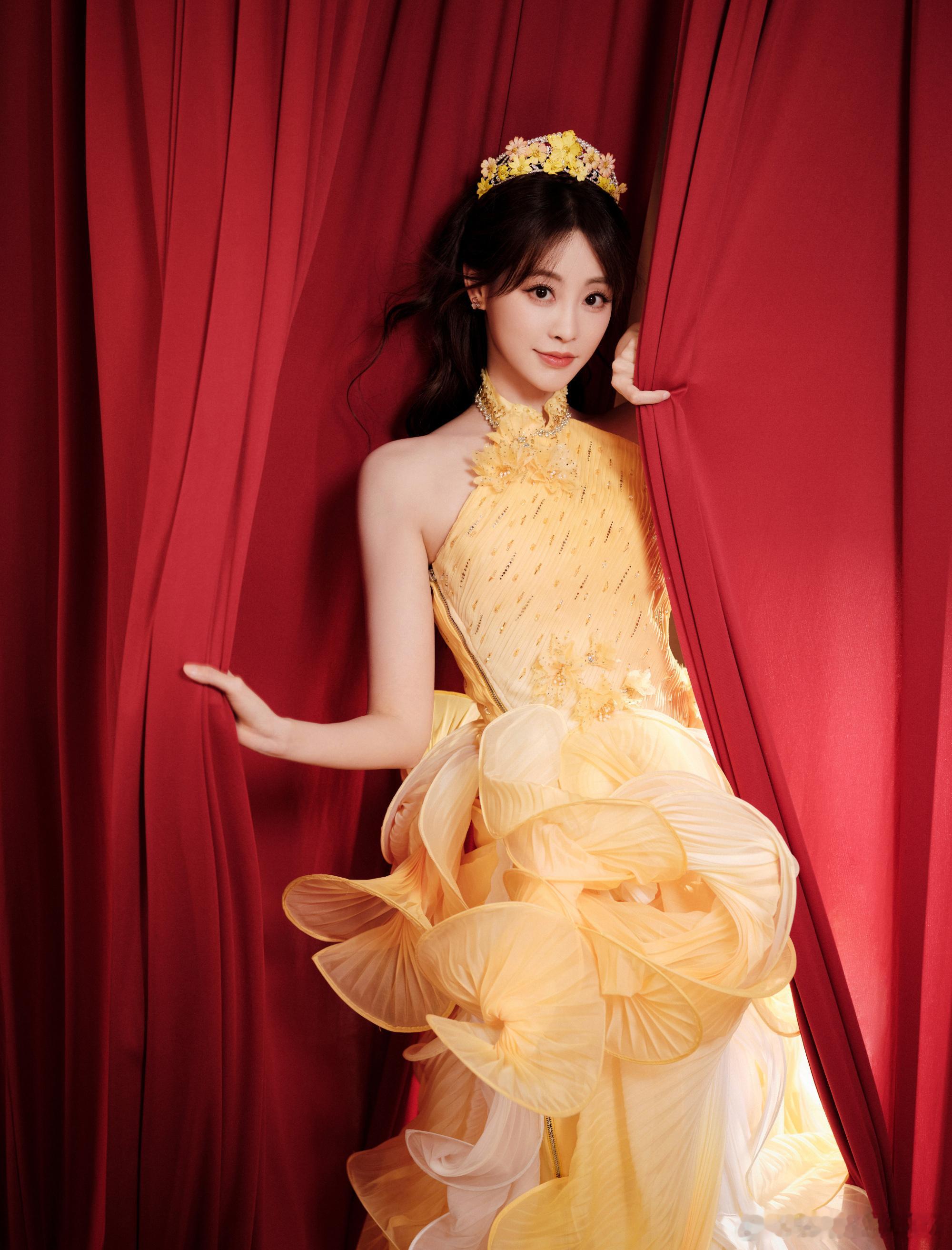 文案埋祝绪丹这段完播率100%祝绪丹这段完播率100%不是没道理！一袭迎春黄长裙