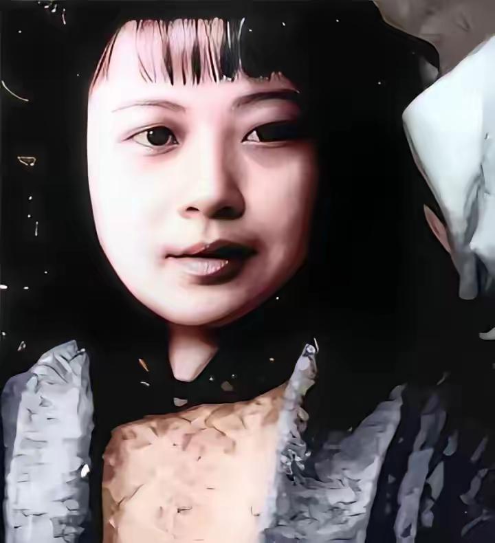 1963年，解放军师长陈广胜返乡寻找阔别多年的妻子。结果，刚来到自己熟悉的村口，