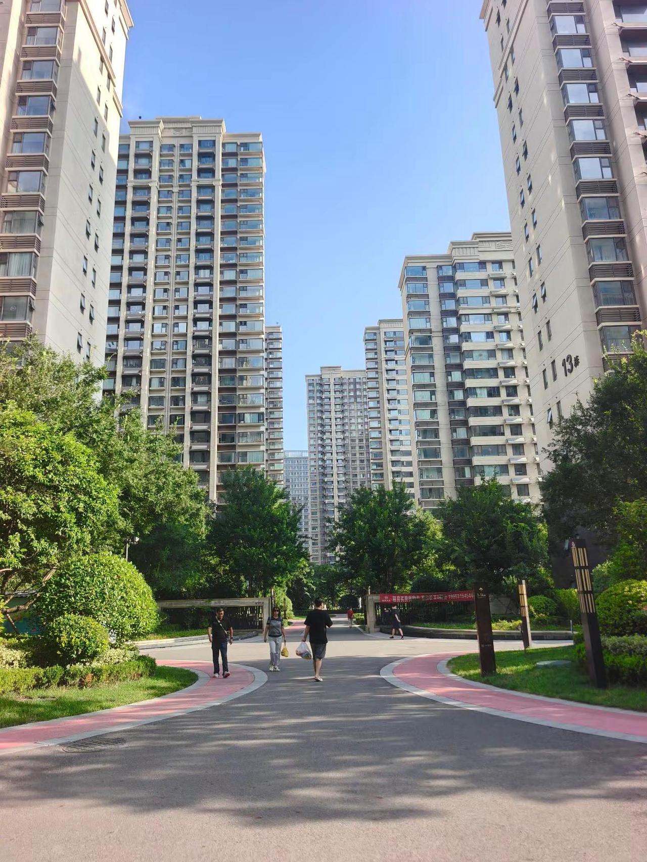 济南长岭山片区银丰玖玺城一期宸和府，上半年玖玺城六个地块中，二手房销量最高的就是