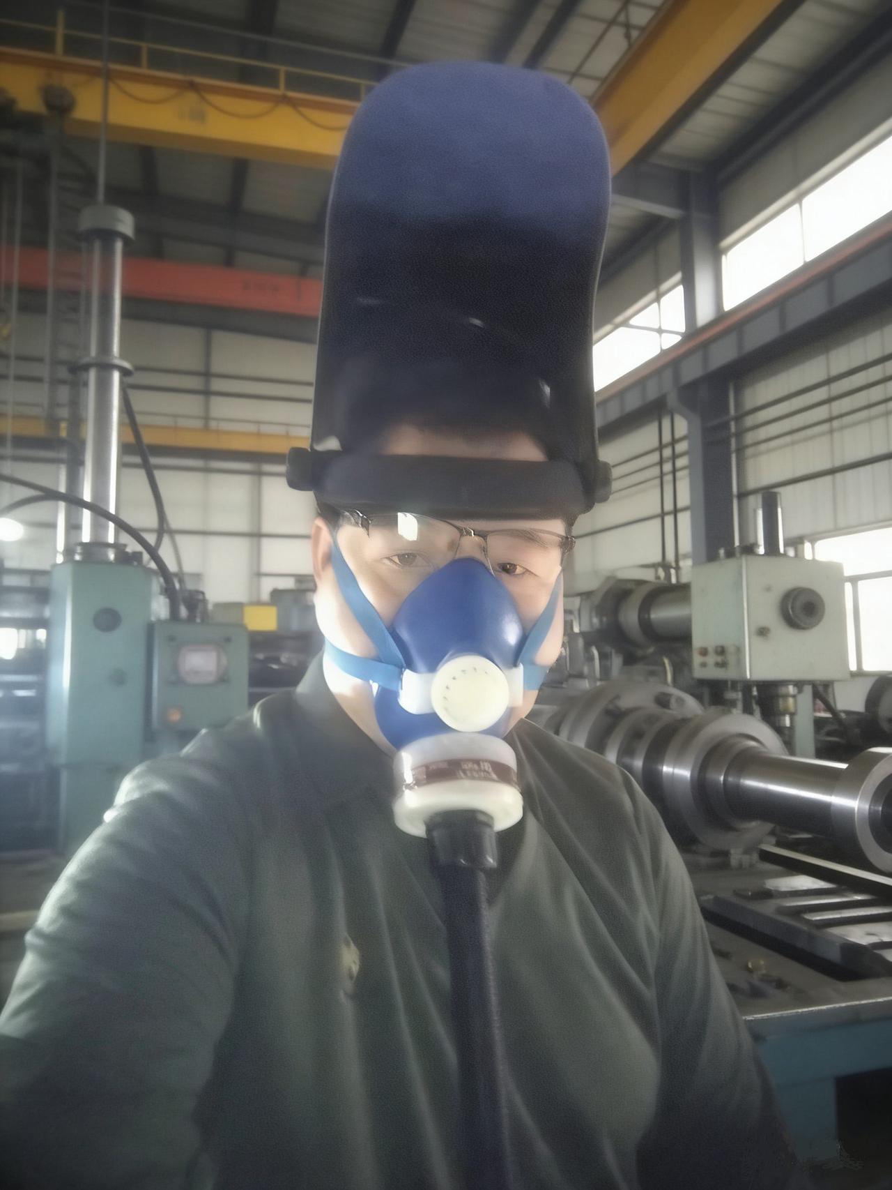 我自己设计制作的电焊正压送风空气过滤系统+自动变色防弧光面罩成本不到一百块（图