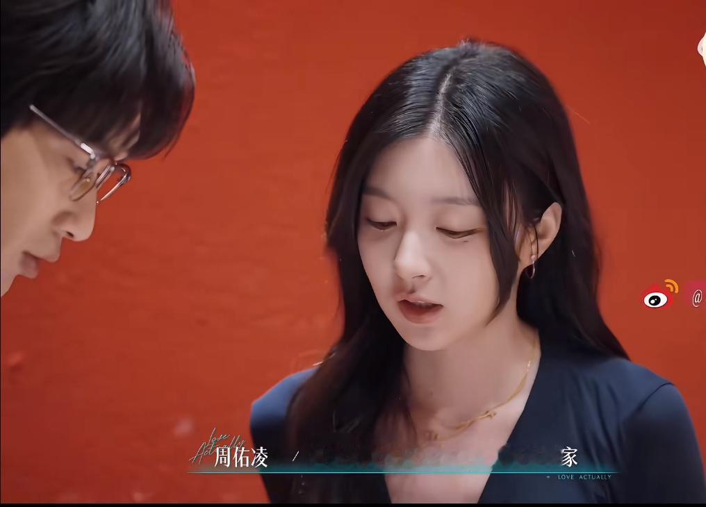 周佑凌请柳柳吃了很贵的宁波菜！他不仅带了花接柳柳下班，还带了一件外套——怕她冷
