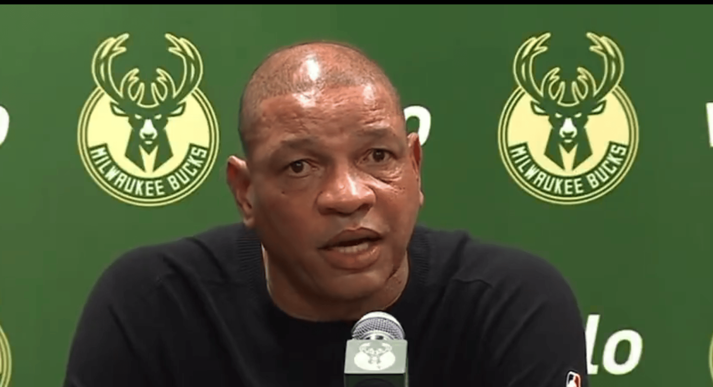 里弗斯: 裁判承认字母哥被犯规但不吹, 难道非要他假摔